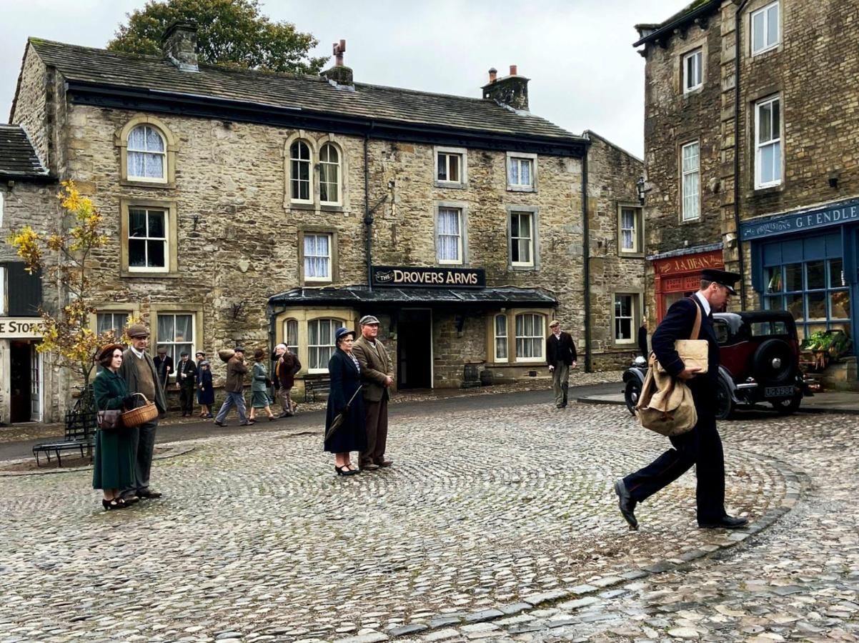 The Devonshire Grassington Hotel Exterior photo